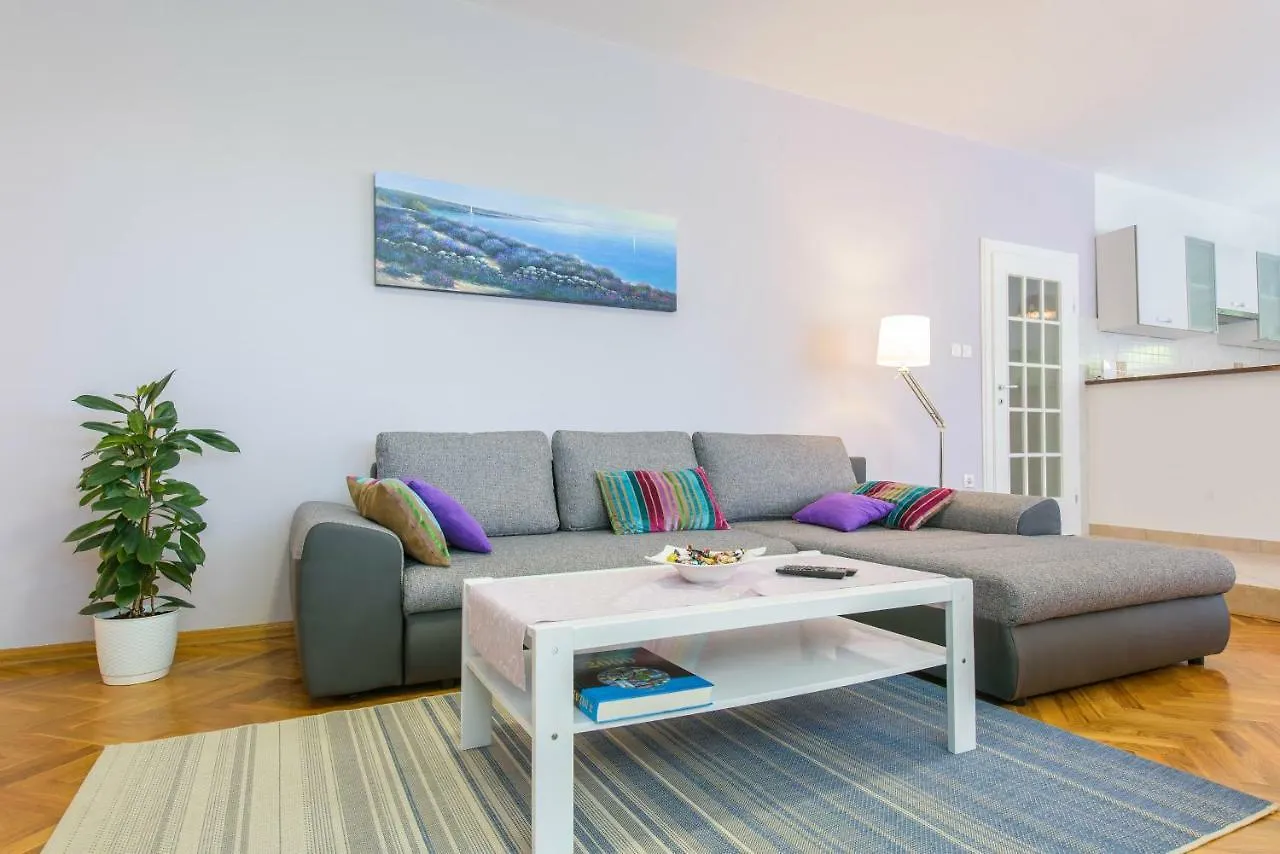 Vacation House Bile Kastela Holiday home