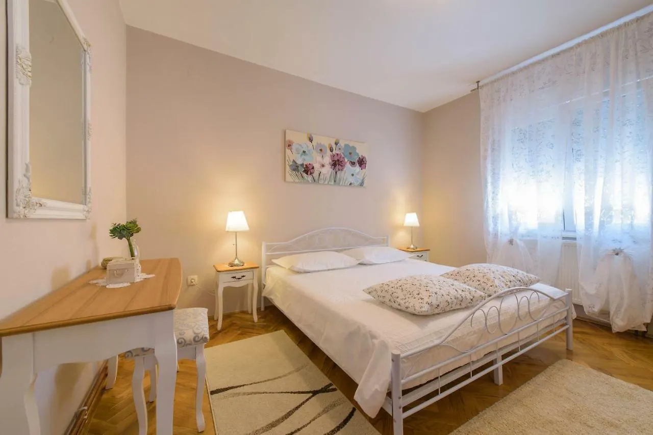 Vacation House Bile Kastela Holiday home